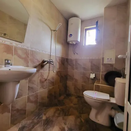 Globus Guest house 2*