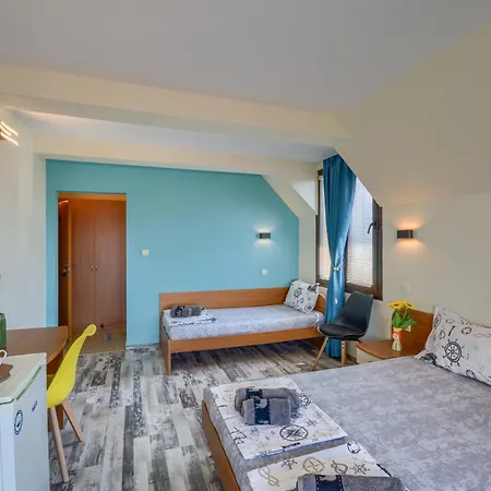 Guest house Globus 2*